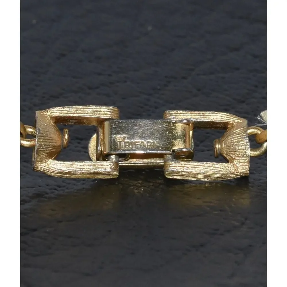 Trifari crown 1950